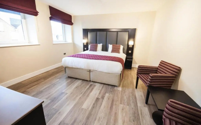 Crown Lodge Hotel