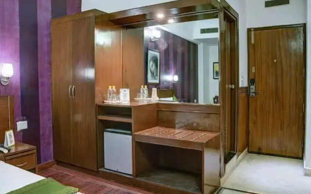 Treebo Corporate Suites Sector 62