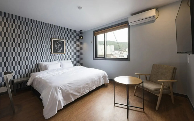 No. 25 Hotel Yongho