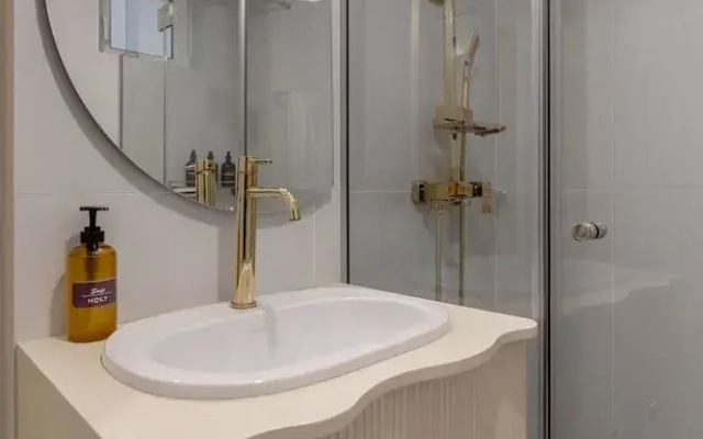 Maison Elysee - An Elegant Apartment in Piata Romana