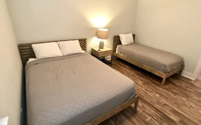 Chillax Inn 3 Bedroom Home by RedAwning
