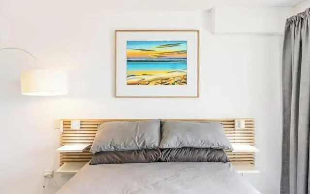 Wake to the Waves - Oceanfront Apartment