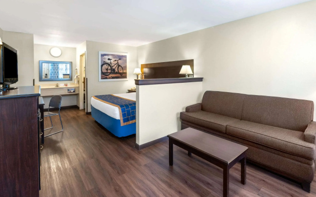 Days Inn by Wyndham Grants