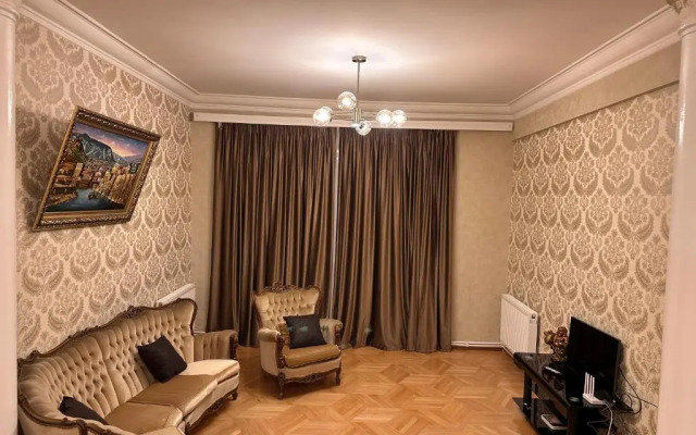 4 ROOM SUITE lN TBILISI CITY