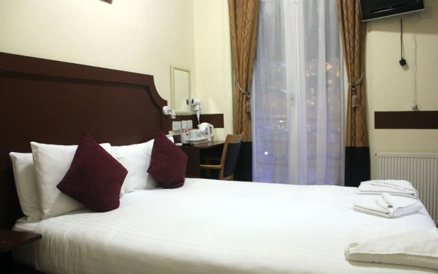 Victoria Station Hotel