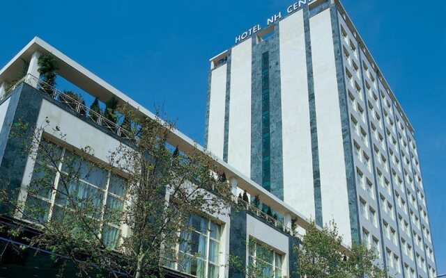 Отель NH Valencia Center вид на фасад