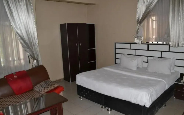 Gracious Hotel