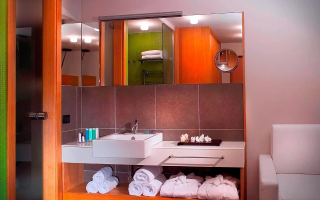 Hotel Zone