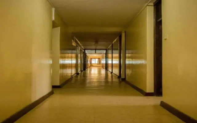 Meru Safari Hotel