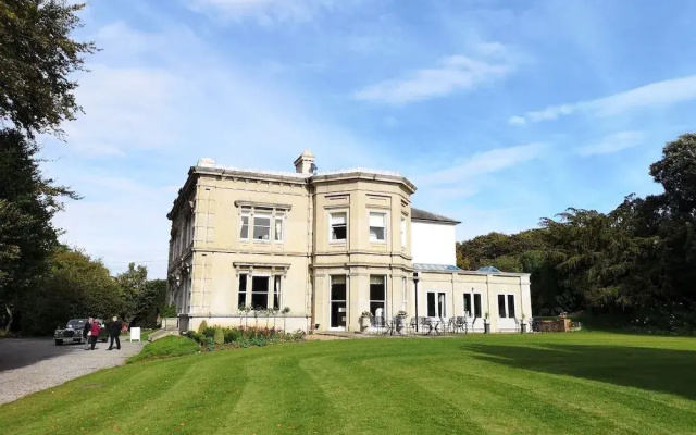 Cleatham Hall