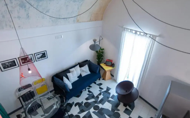 Balloon Design Studio Apartment