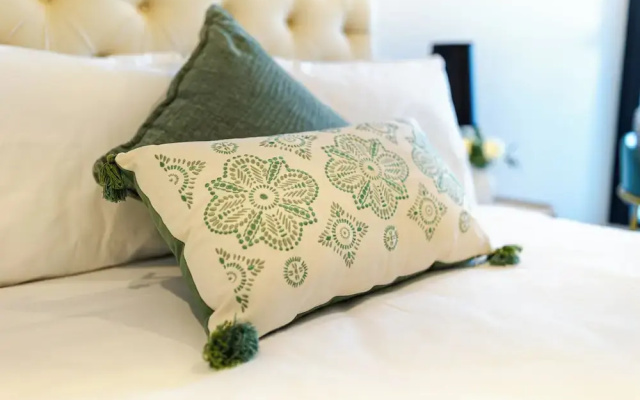 StayAU Hotel-Style Apartment BoxHill