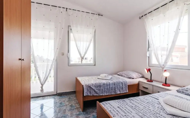 Apartments Hak