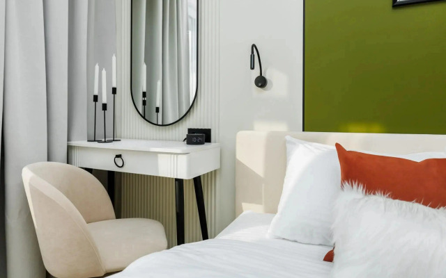 Apartments on the territory of Gusarskaya 6