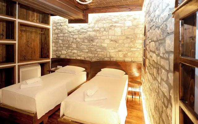Oda e Gurit Boutique Hotel
