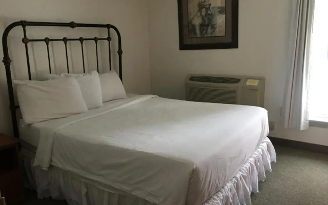 All Suites Inn Budget Host