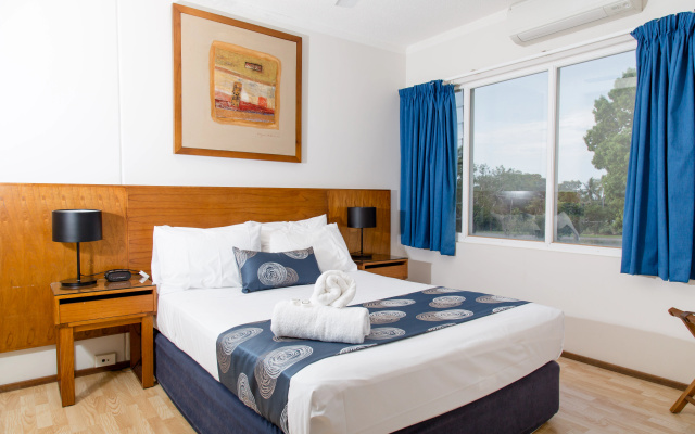 Cullen Bay Resort