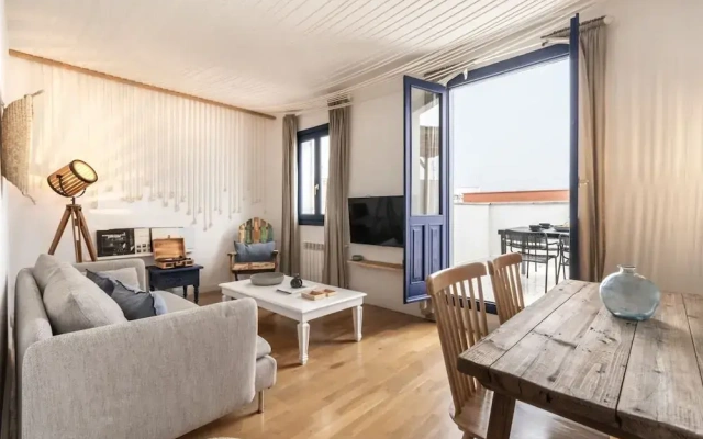 Perissa - 2 Bedrooms and Terrace in Trafalgar