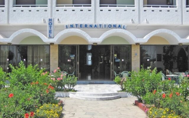 Отель International Hotel Греция, Кос - отзывы, цены и фото номеров - забронировать отель International Hotel онлайн вид на фасад