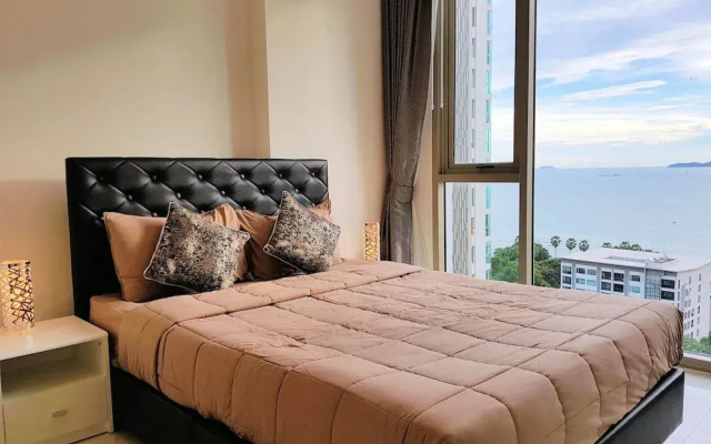 The Riviera Wongamat by Pattaya Holiday