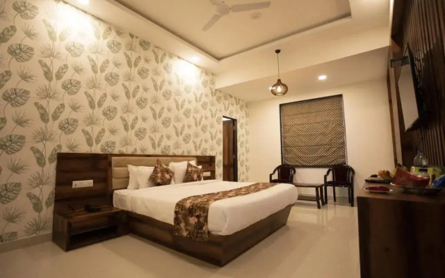 Hotel Bhairav Bagh with Swimming Pool