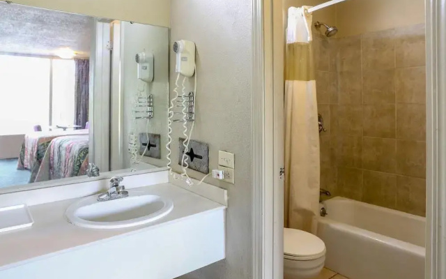 SPRINGWOOD HOTEL, Opelika I-85 Columbus Pkwy