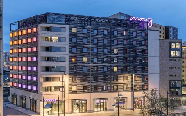 Отель MOXY London Stratford вид на фасад