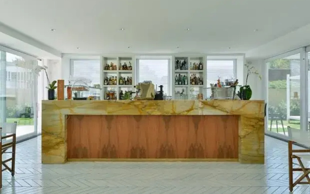 Beach Club 93