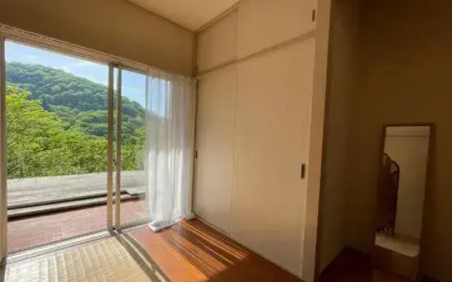 A Mirai Hakone・A
