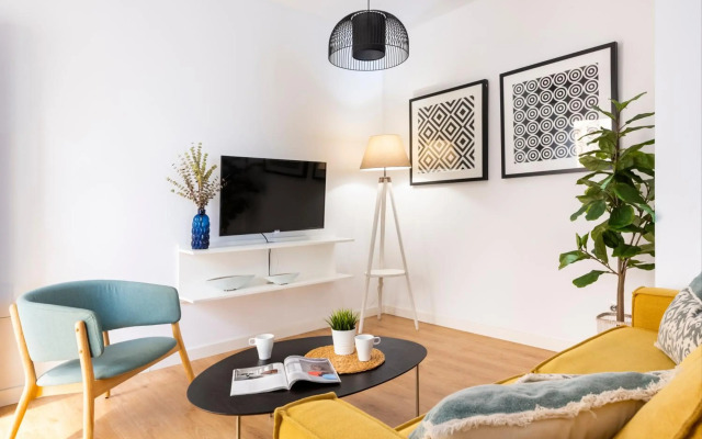 Lola 14 Suite Apartment