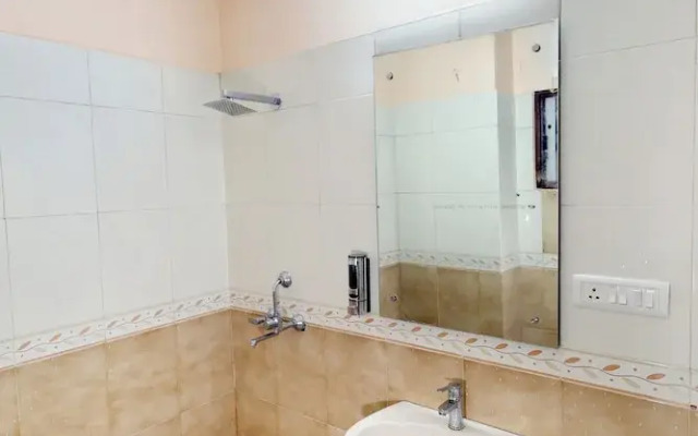 Taj Luxuria by Red Olive10min to Taj Mahal3bhk