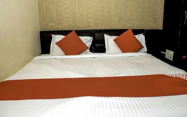 OYO 23178 Hotel Raj Mandir
