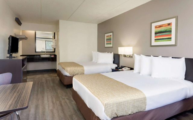 Travelodge by Wyndham College Park