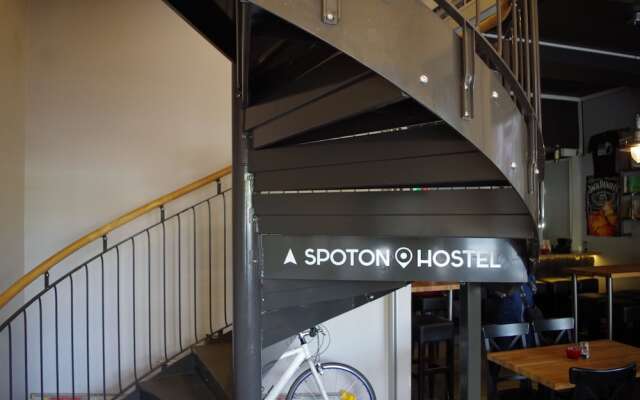 Spoton Hostel & Sportsbar вид на фасад