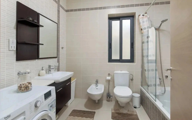 Luxury 3 BR Apartment - heart of Sliema