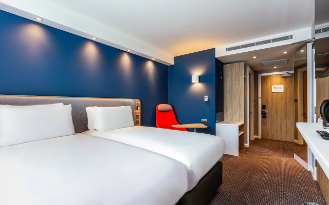 Holiday Inn Express Hamburg South A7 AS42 by IHG