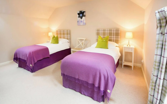 Simmental Cottage Daviot