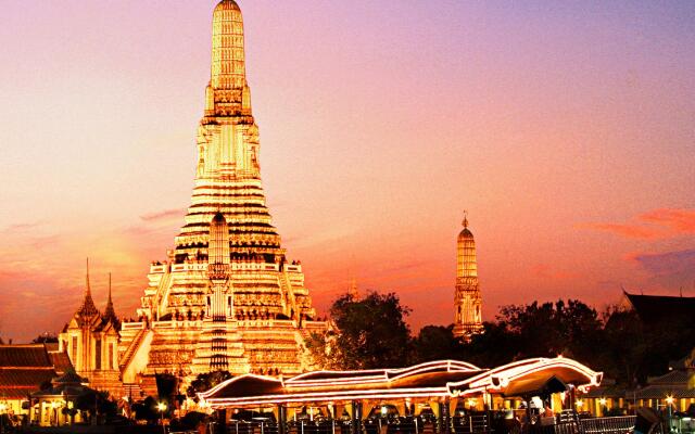 Отель Banyan Tree Bangkok Бангкок вид на фасад