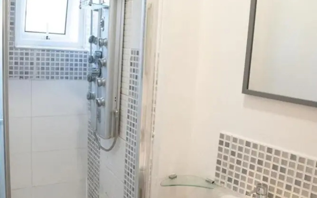 Inviting 3-bed Apartment in London