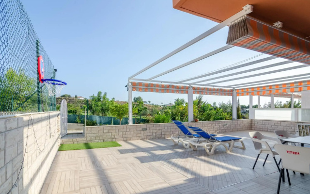 WintoWinRentals Huge Private Terrace &, Relax