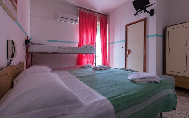 Hotel Mora