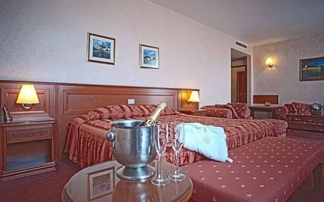 Maxi Park Hotel & Spa