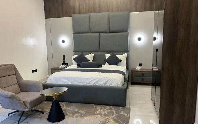 Emilton Hotel