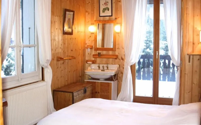 Chalet White Attack