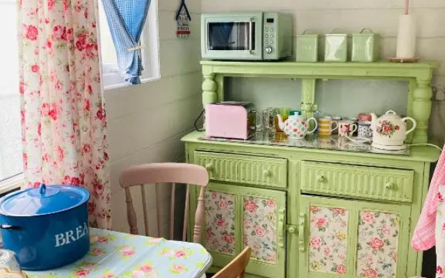 Shabby Shack Near Charlestown & the Eden Project (Adults Only)