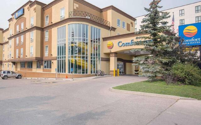Отель Comfort Inn & Suites University Канада, Калгари - отзывы, цены и фото номеров - забронировать отель Comfort Inn & Suites University онлайн вид на фасад
