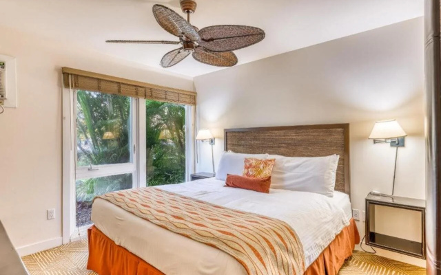 Aina Nalu Lahaina by Outrigger