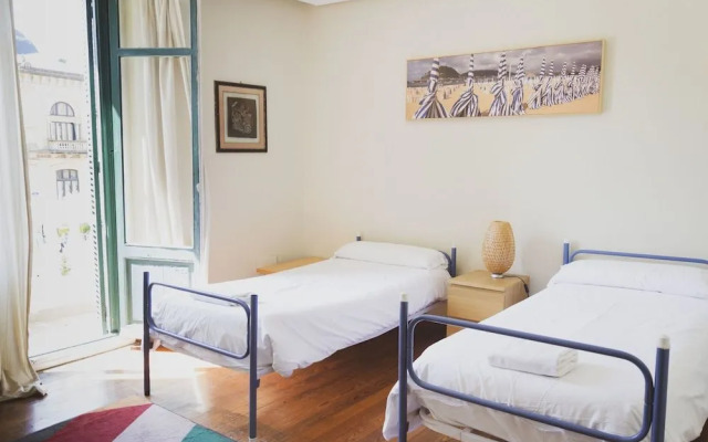 Urban House Hostel