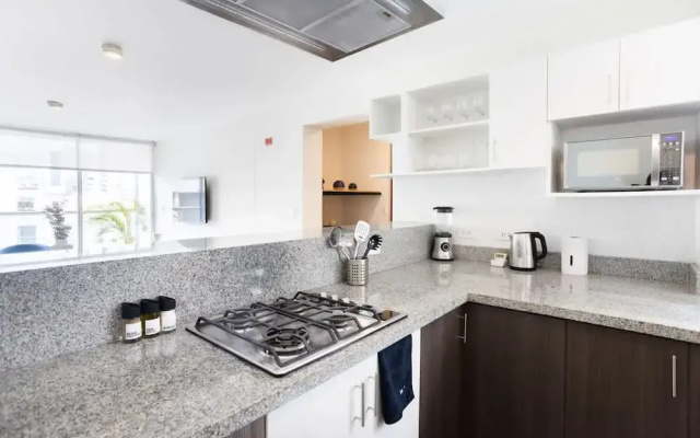 w Great 3BR Duplex With Terrace in Miraflores