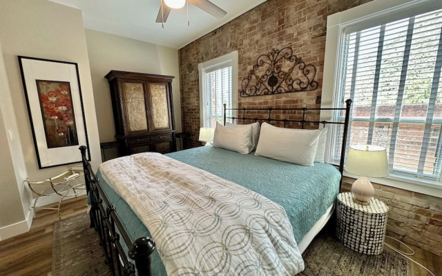 Bisbee Brownstone Suites